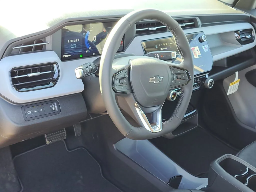 2027 Chevrolet Bolt RS - Photo 7