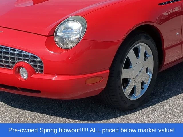 Used 2003 Red Ford  image 17
