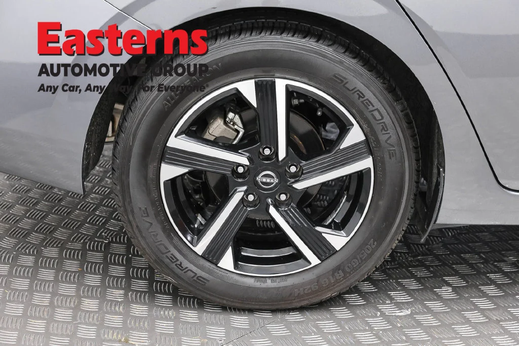 Used 2024 Gray Nissan SV image 30
