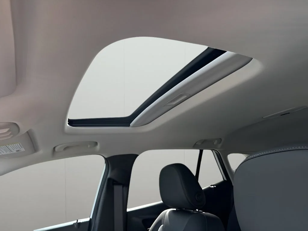 New 2026 Summit White Chevrolet LT image 15