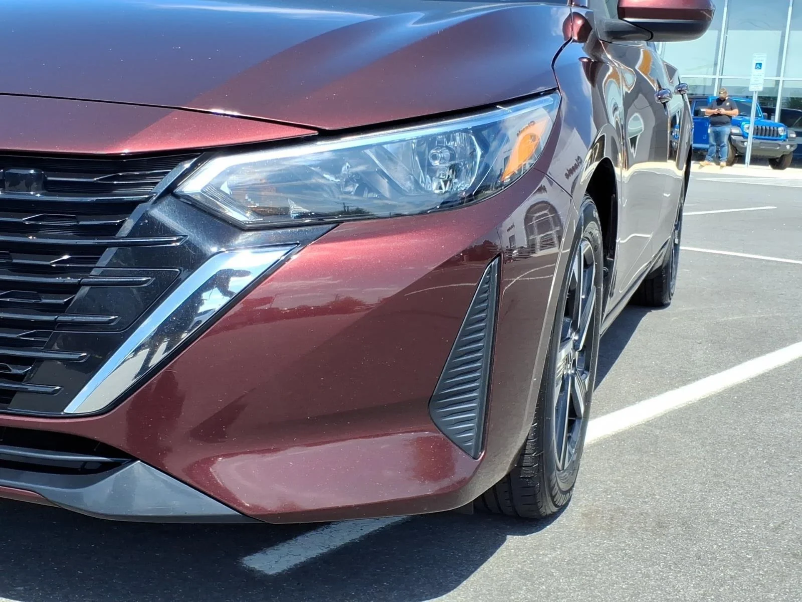Used 2025 Rosewood Metallic Nissan SV image 15