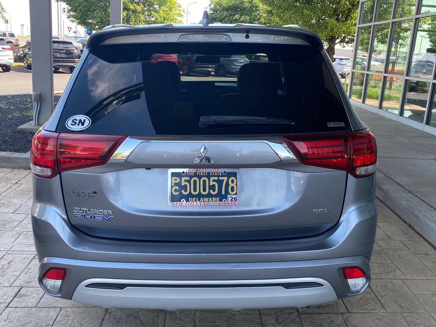 Used 2022 Mercury Gray Metallic Mitsubishi SEL image 6