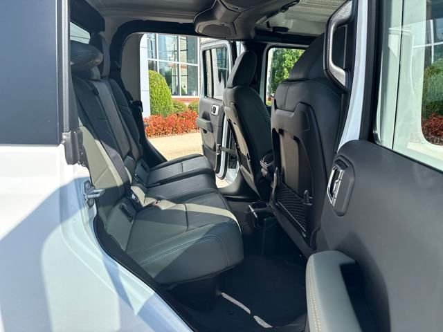 New 2025 Bright White Clearcoat Jeep Mojave image 23