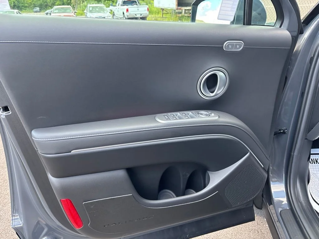 New 2026 Gray Hyundai SEL Premium image 11