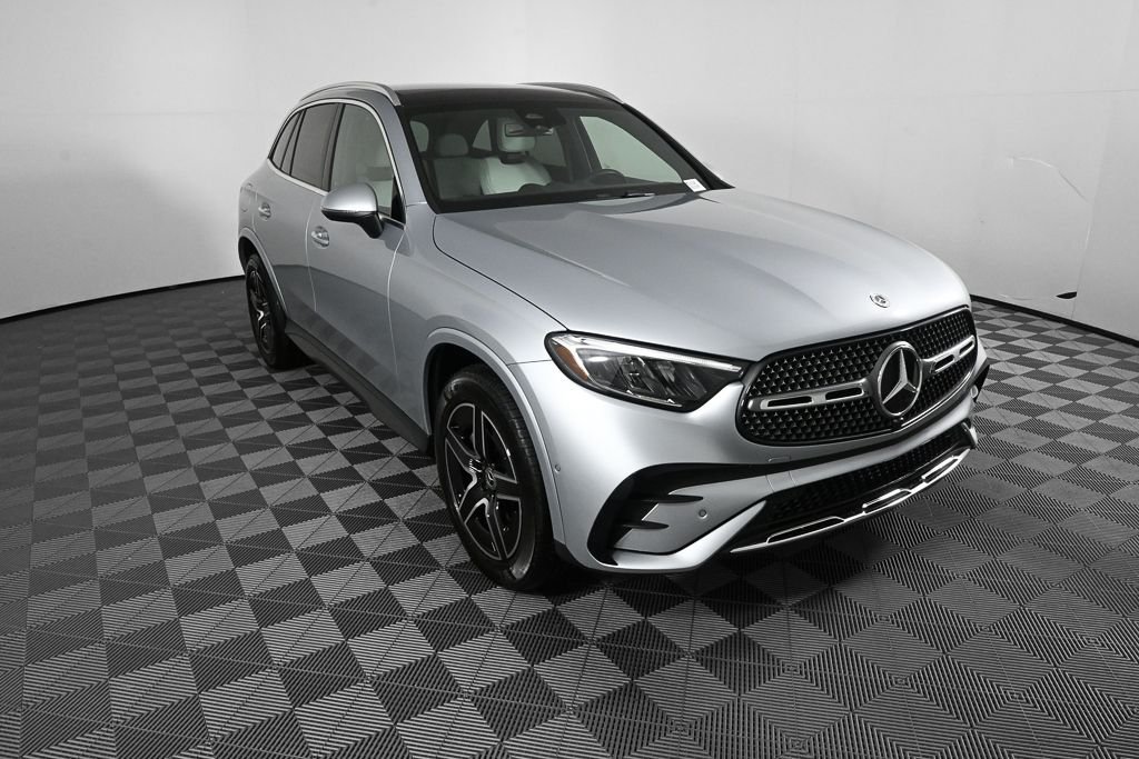 Used 2025 Silver Mercedes-Benz GLC 300 image 24