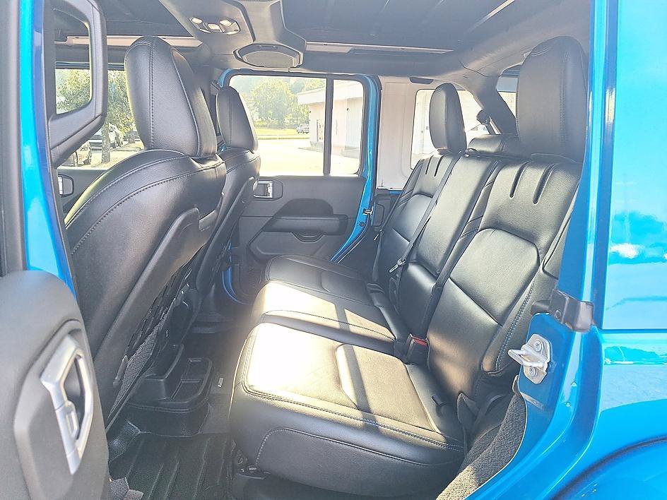 Used 2021 Hydro Blue Pearlcoat Jeep Unlimited Rubicon image 12