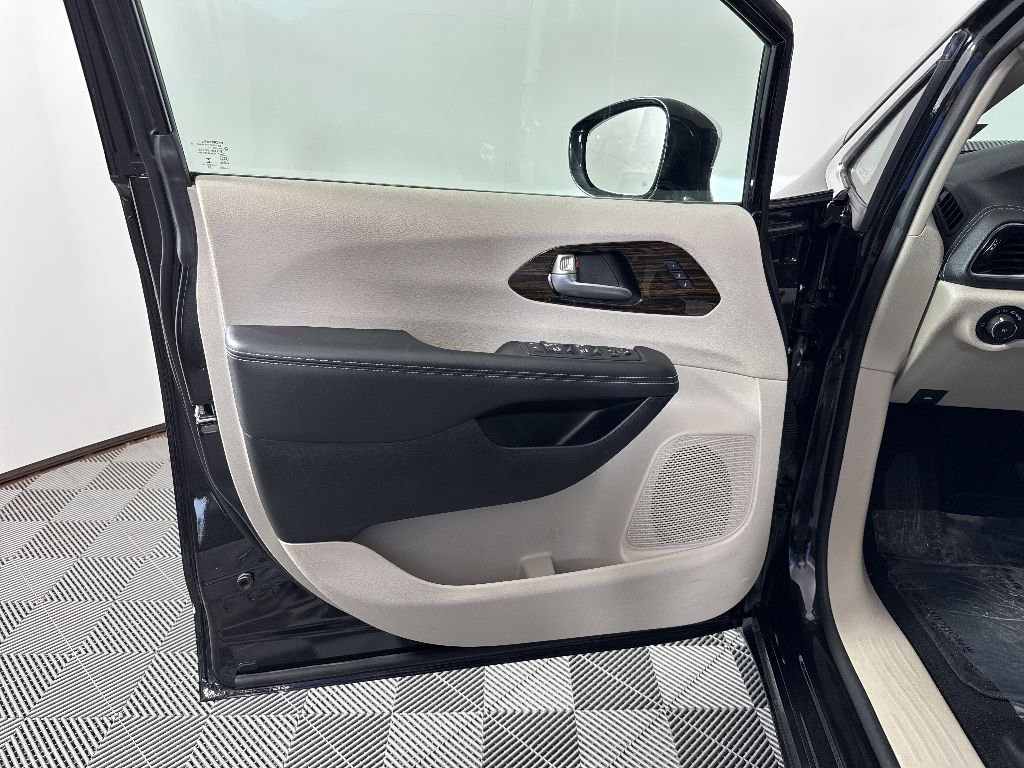 2023 Chrysler Pacifica Limited - Photo 26