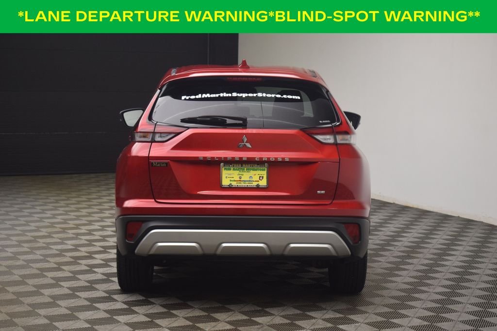 Used 2025 Red Mitsubishi SE image 7