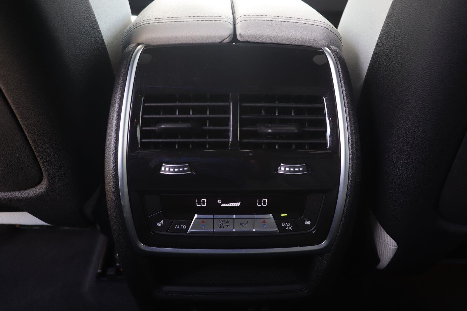 Used 2024 Alpine White BMW xDrive50e image 24