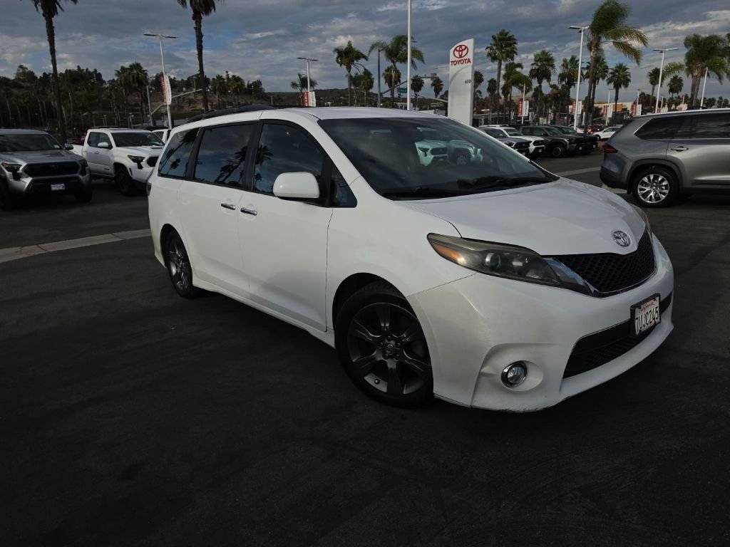Used 2016 White Toyota SE image 3