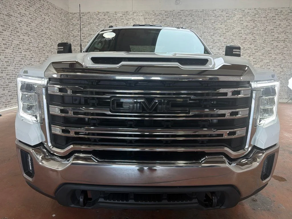 Used 2022 Summit White GMC SLE image 2