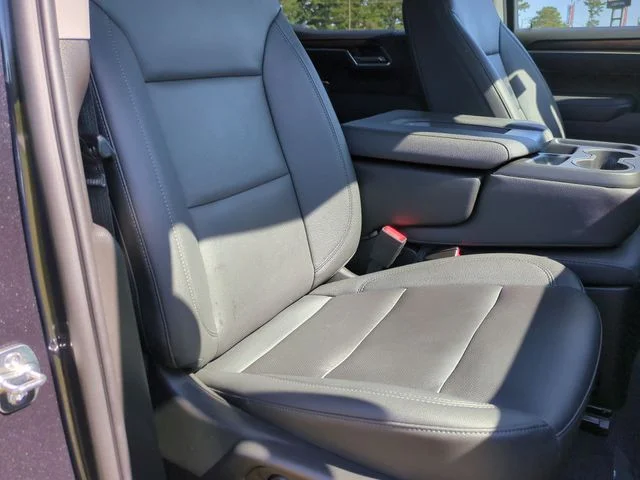 Used 2025 Silver GMC SLT image 24