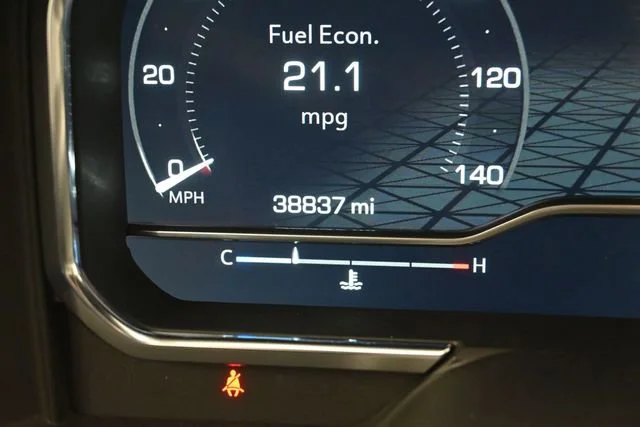 Used 2024 Summit White GMC AT4 image 15