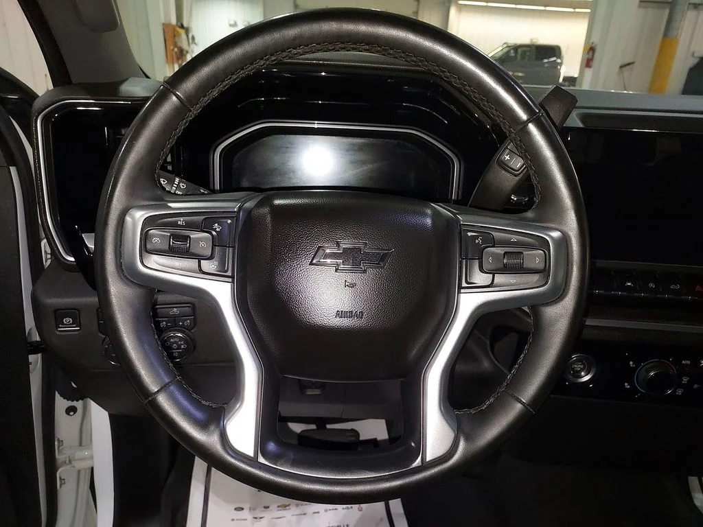 Used 2023 White Chevrolet RST image 20
