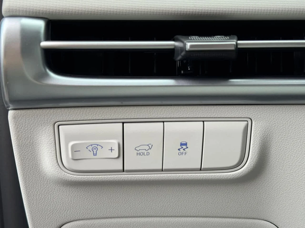 New 2026 White Hyundai SEL Plus AWD image 14
