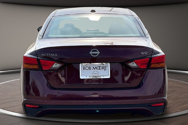 Used 2024 Red Nissan 2.5 SV image 4