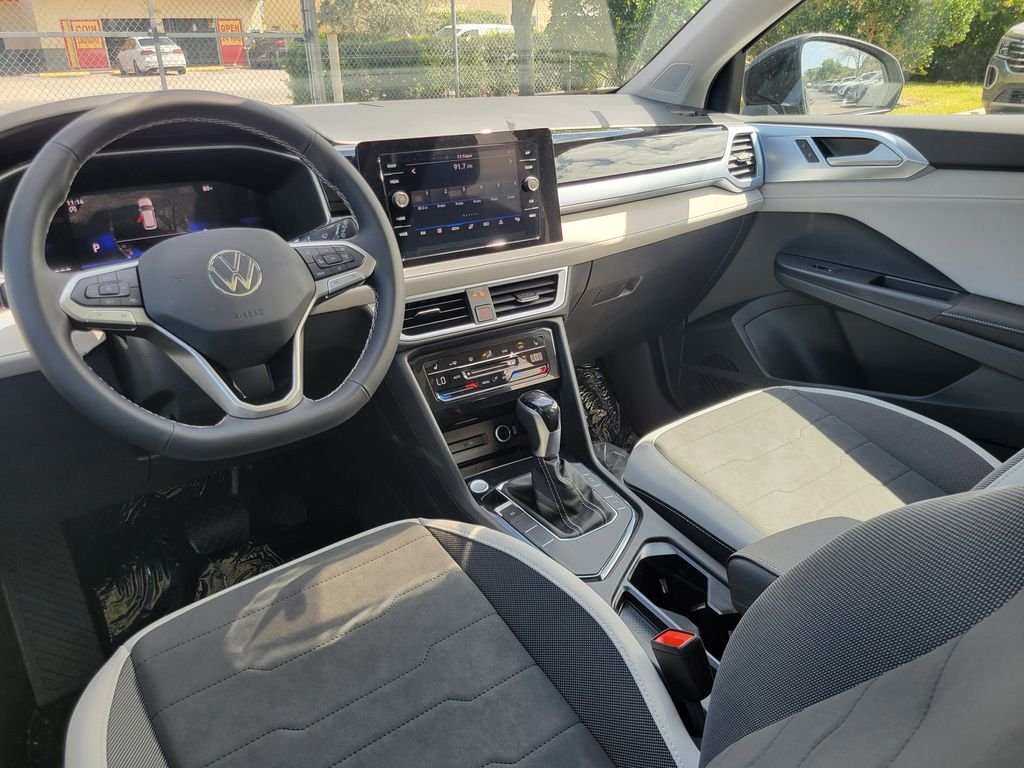New 2026 Black Volkswagen 1.5T SE image 9