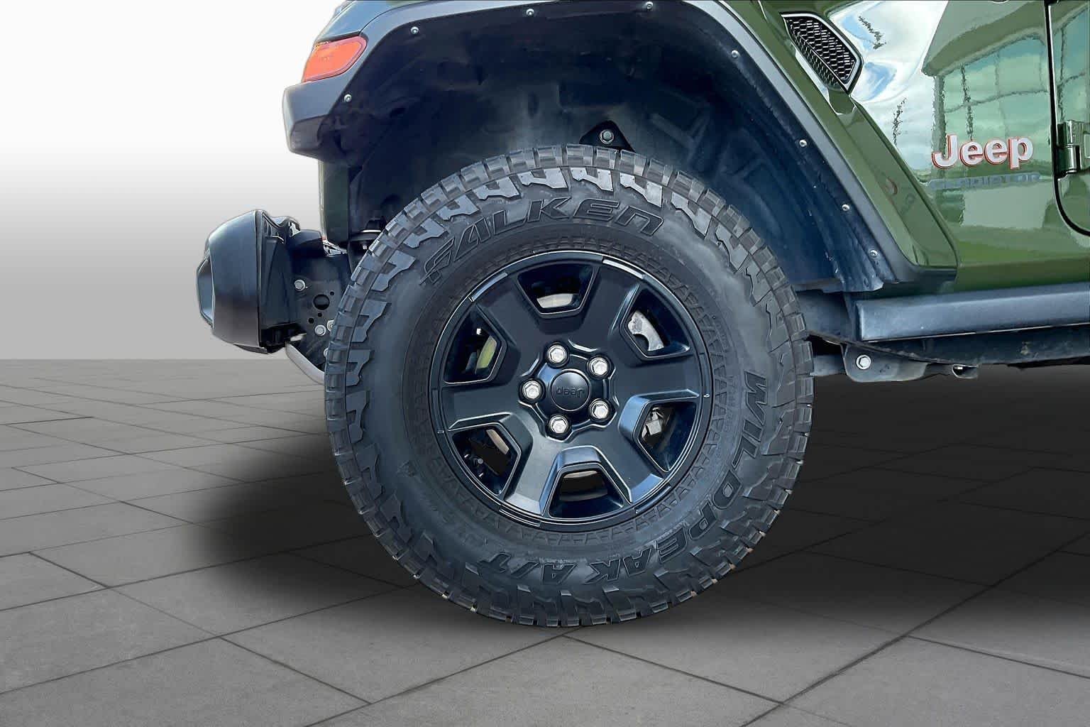 Used 2022 Sarge Green Clearcoat Jeep Mojave image 10