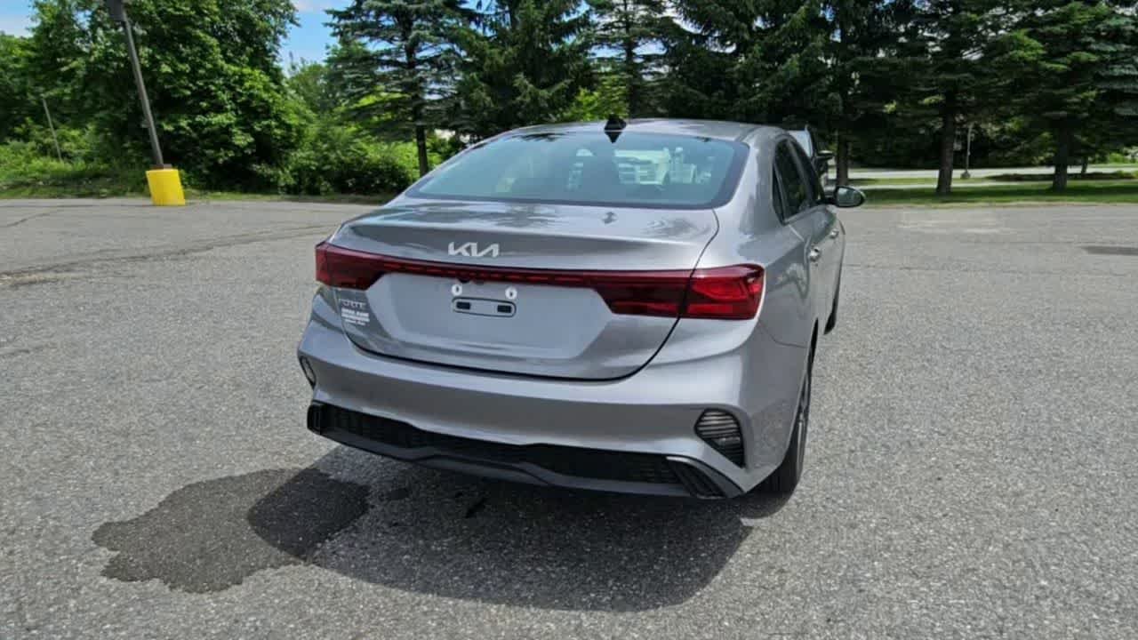Used 2024 Steel Gray Kia LXS image 8