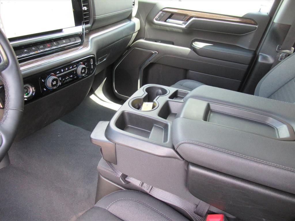 Used 2024 White Chevrolet LT image 15