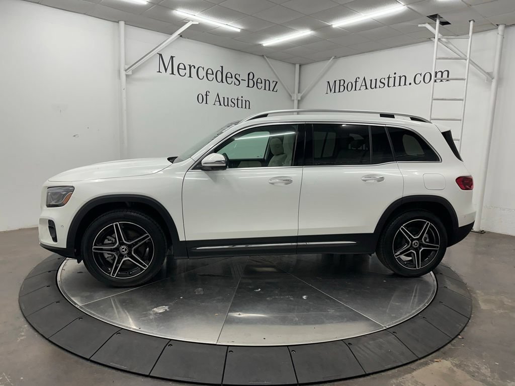 New 2026 Polar White Mercedes-Benz GLB 250 image 34
