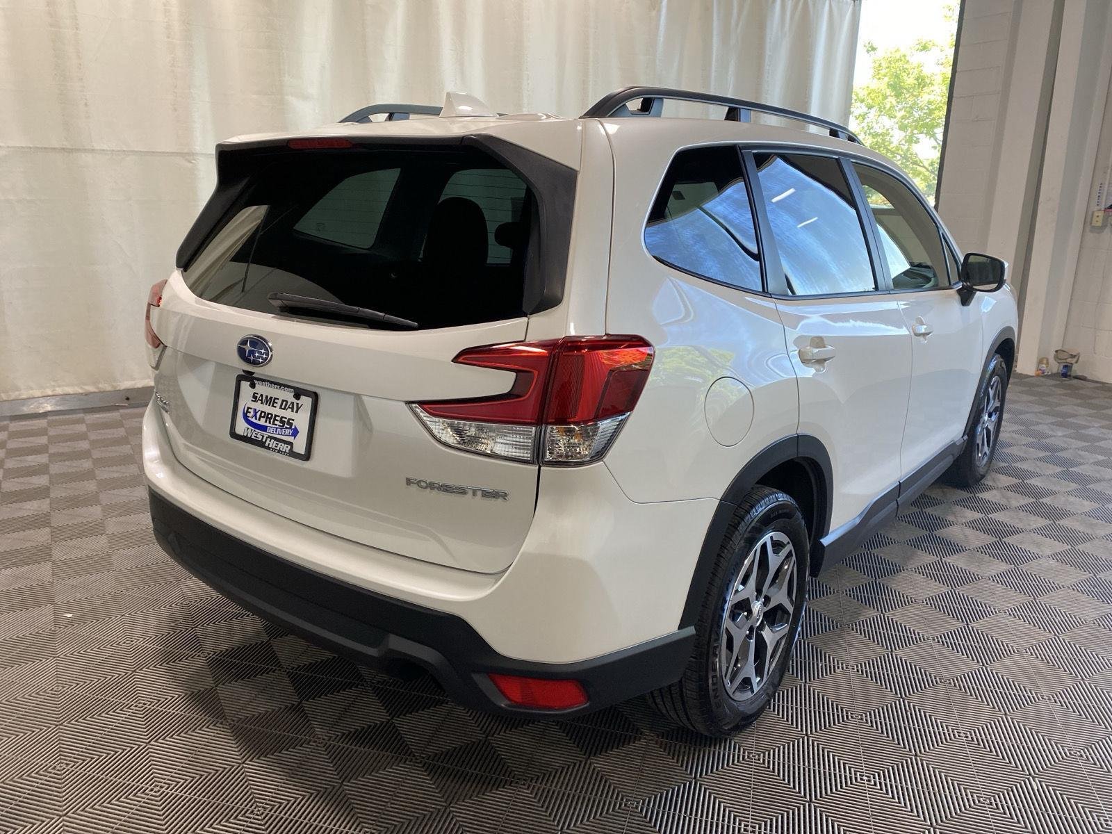 Used 2023 Crystal White Pearl Subaru Premium image 13