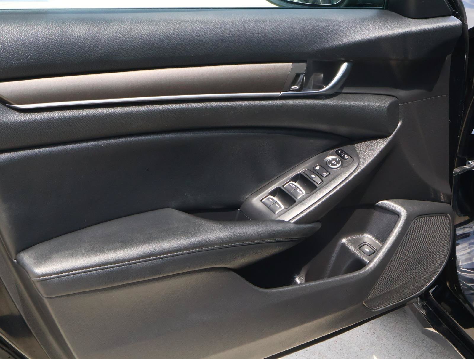 Used 2021 Crystal Black Pearl Honda LX image 14