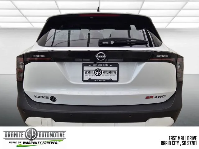 New 2026 Aspen White TriCoat Nissan SR image 4