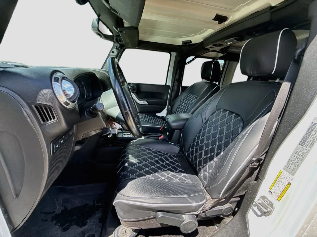 Used 2016 White Jeep Unlimited Rubicon image 23