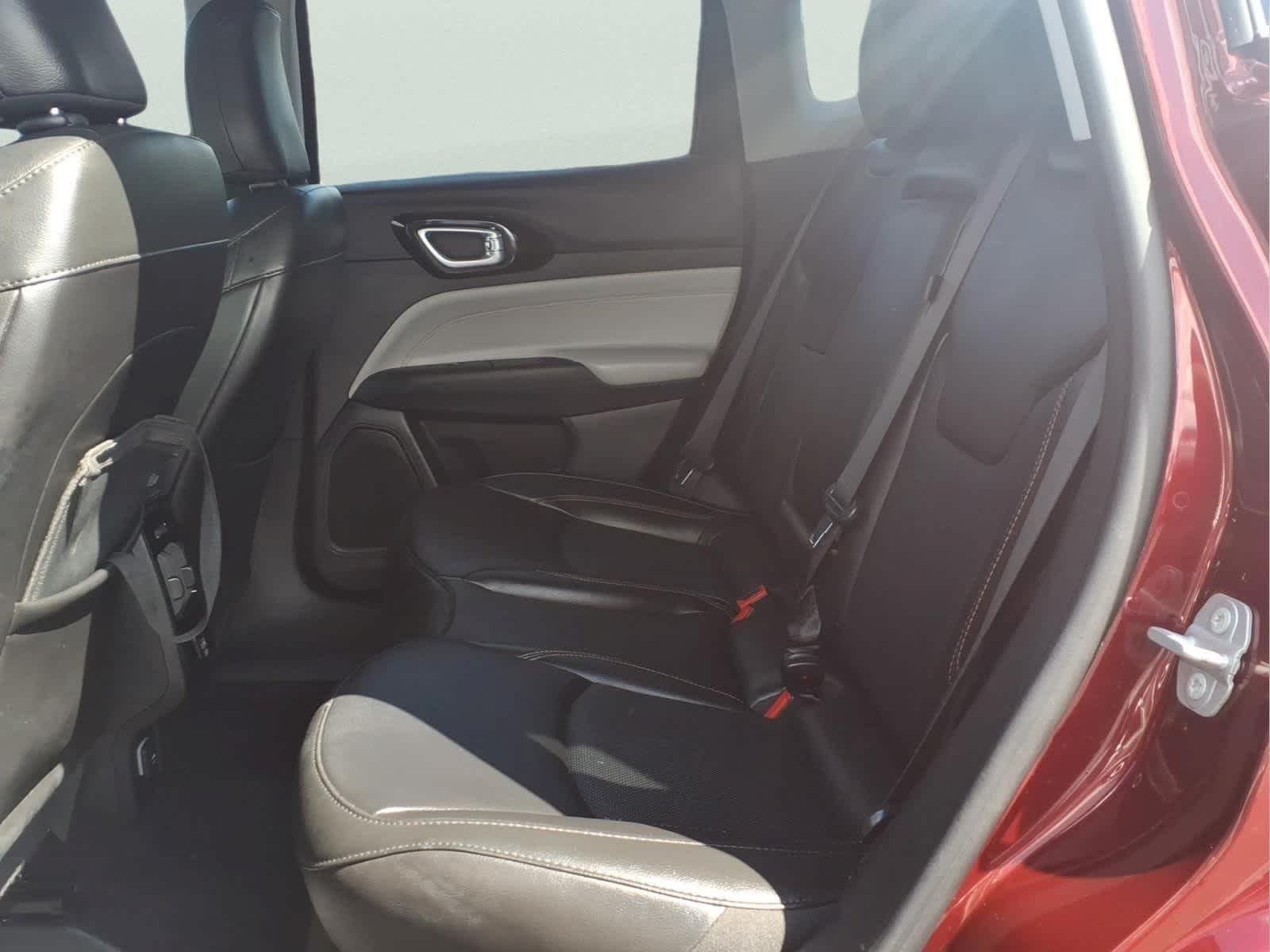 Used 2022 Velvet Red Pearlcoat Jeep Limited image 29
