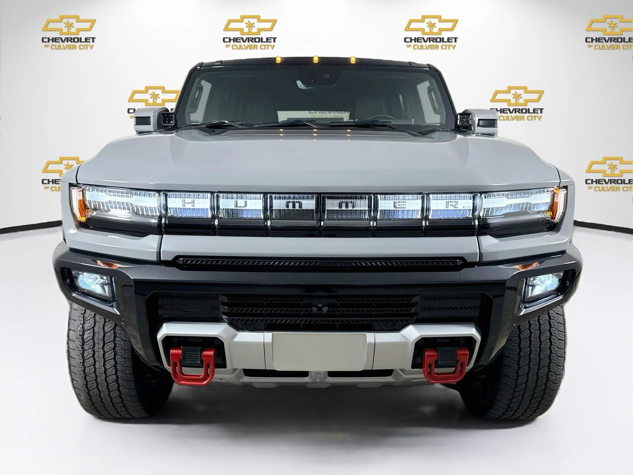 Used 2024 Meteorite Metallic (Grey) GMC 2X image 2