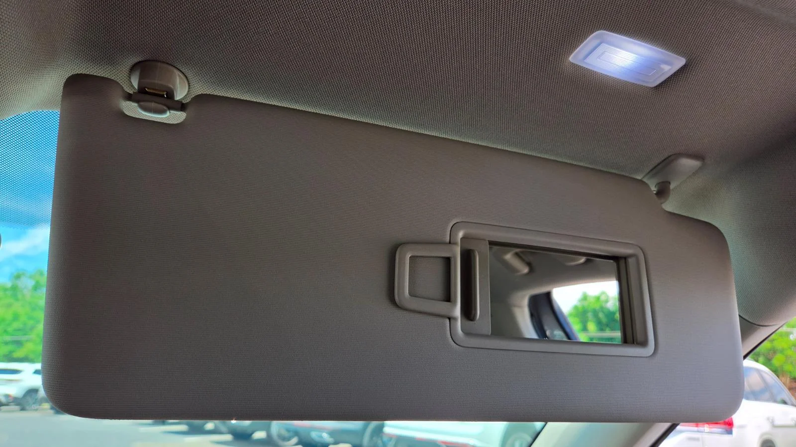 New 2026 silver mist metallic Volkswagen 2.0T SE image 42