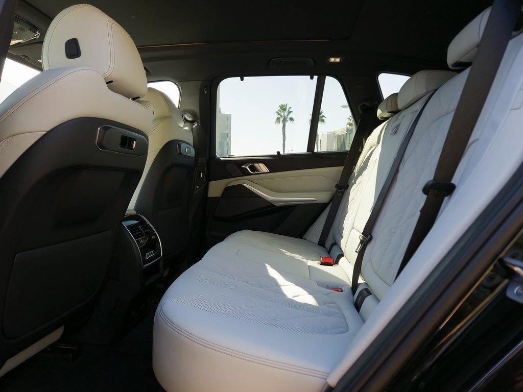 New 2026 Black Sapphire Metallic BMW xDrive50e image 17
