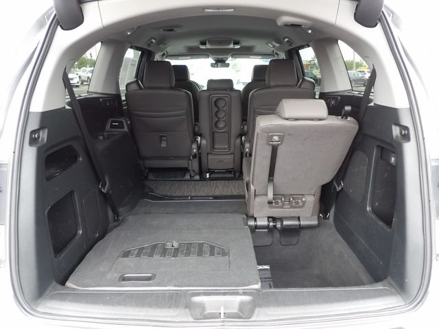 Used 2022 Lunar Silver Metallic Honda Touring image 14