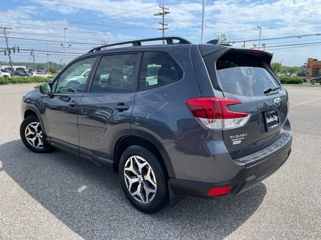 Used 2023 Gray Metallic Subaru Premium image 5