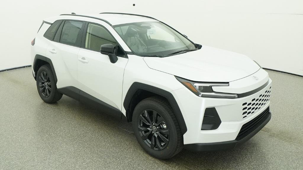 New 2026 Wind Chill Pearl Toyota XLE Premium image 17
