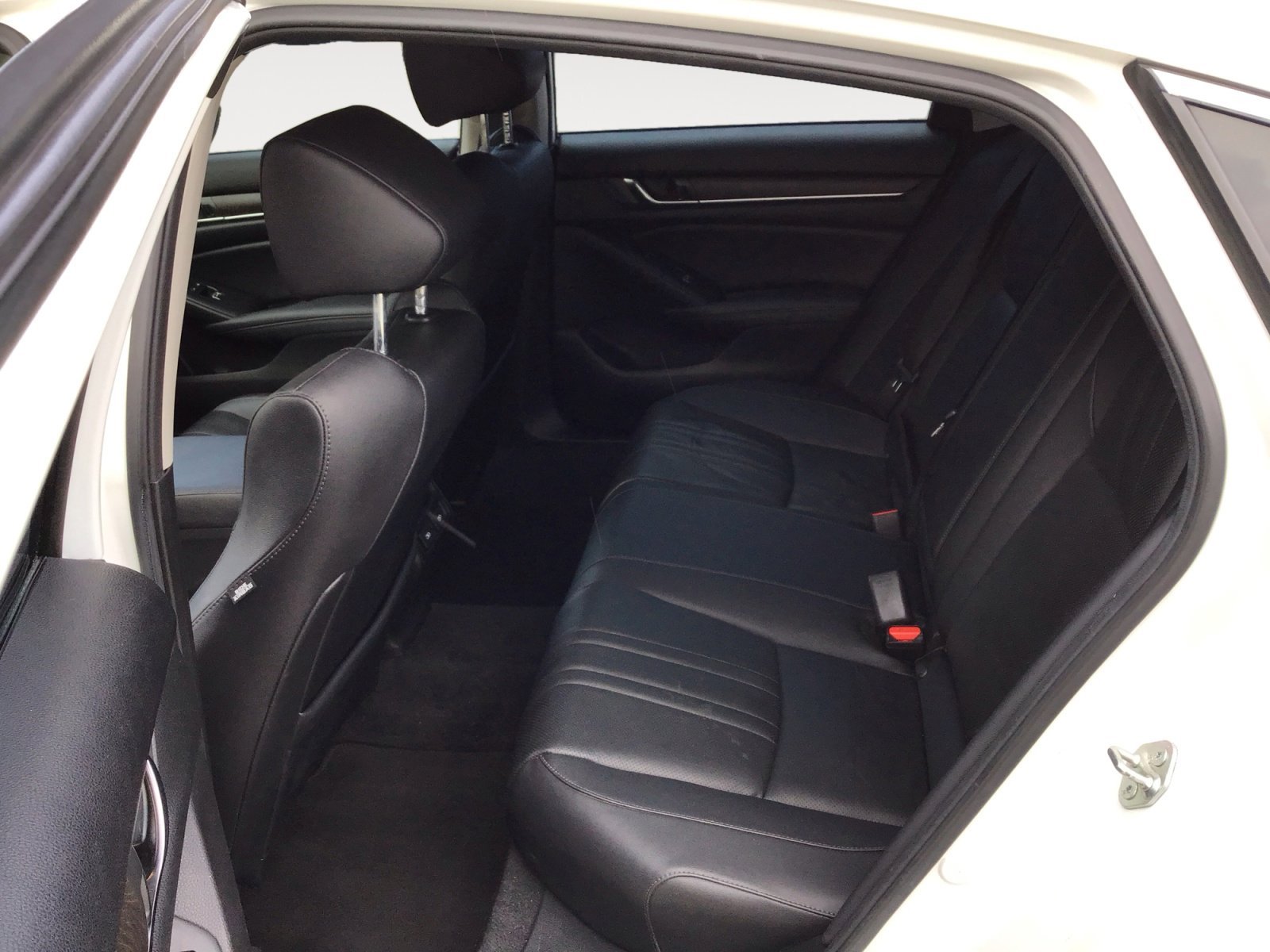 Used 2021 White Honda Touring image 23