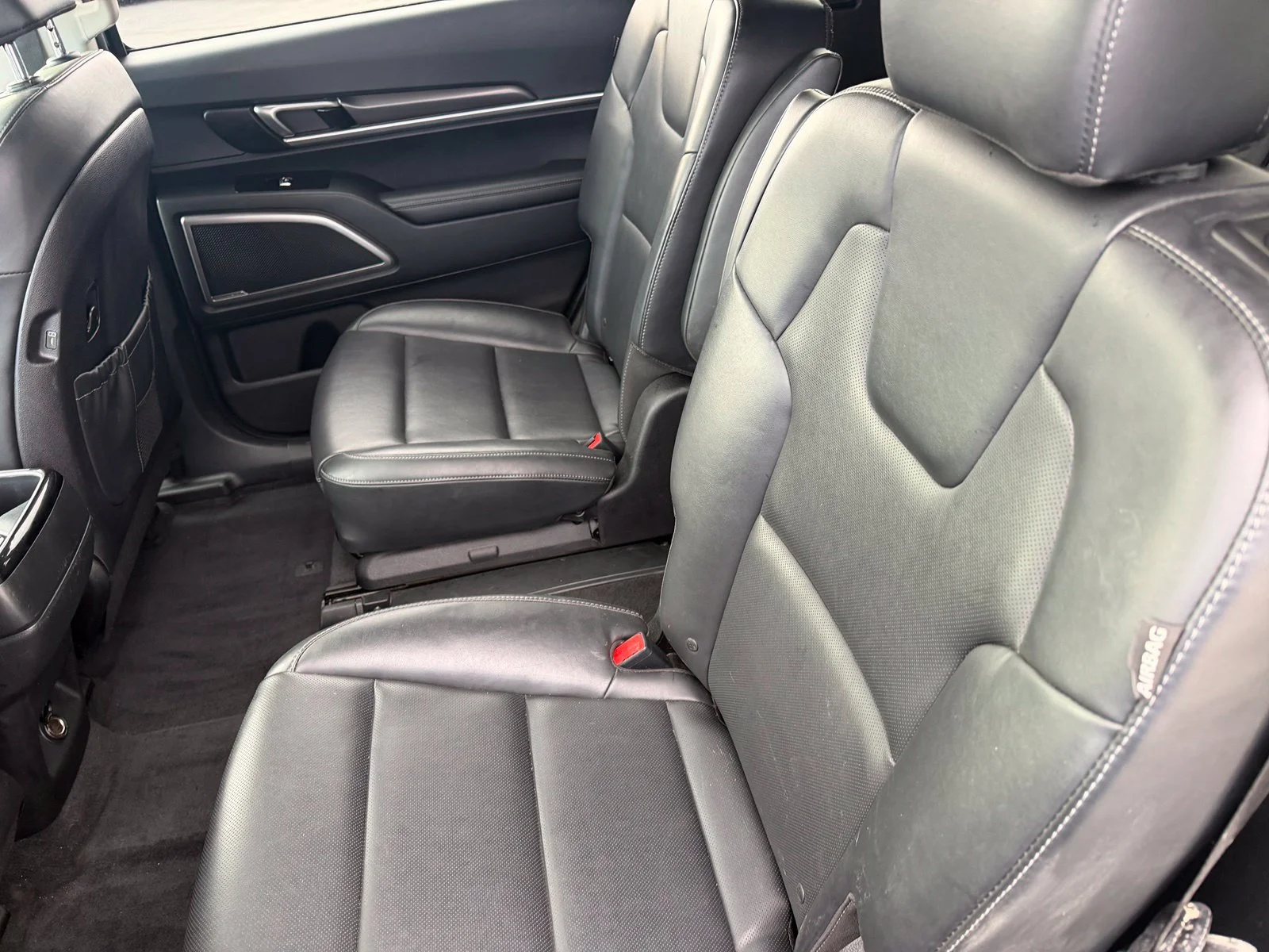 Used 2025 Black Kia S image 18