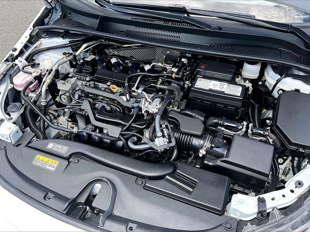 Used 2025 White Toyota LE image 35
