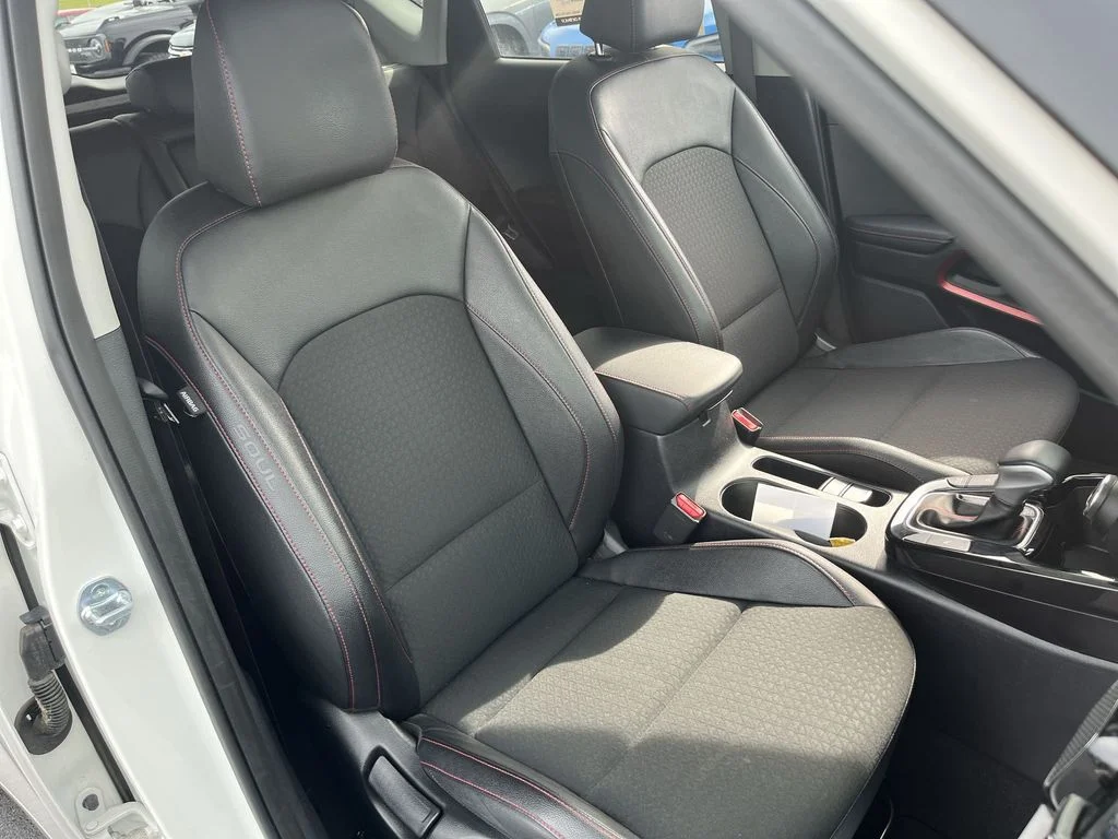 Used 2024 White Kia GT-Line image 31