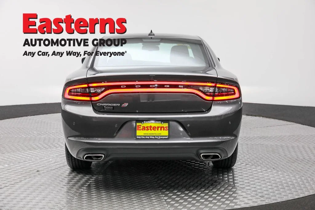 Used 2022 Gray Dodge SXT image 6