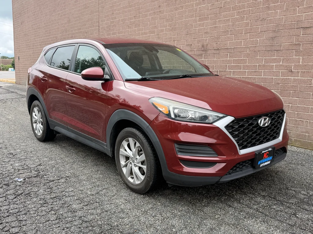 Used 2019 Gemstone Red Hyundai SE image 6