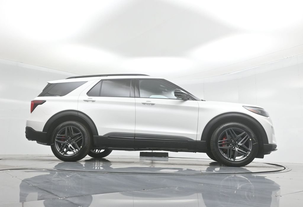 New 2025 Star White Metallic Tri-Coat Ford ST image 53