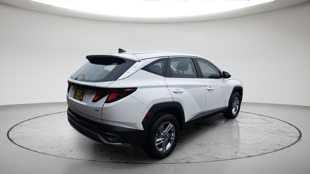 New 2026 White Hyundai SE AWD image 5