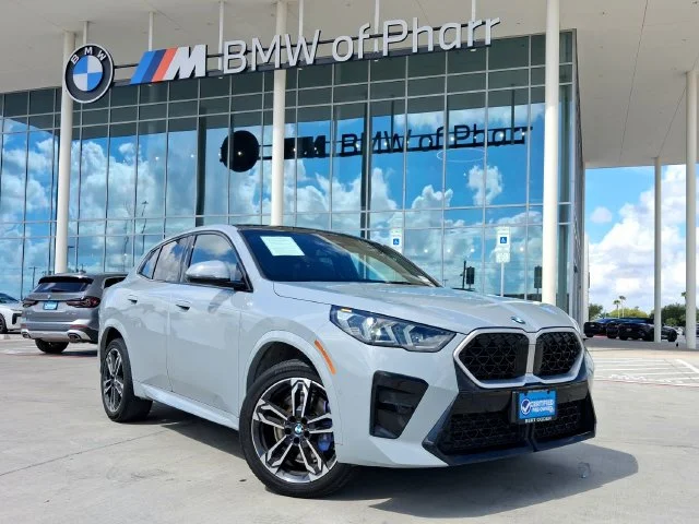 Used 2024 Gray BMW xDrive28i image 1