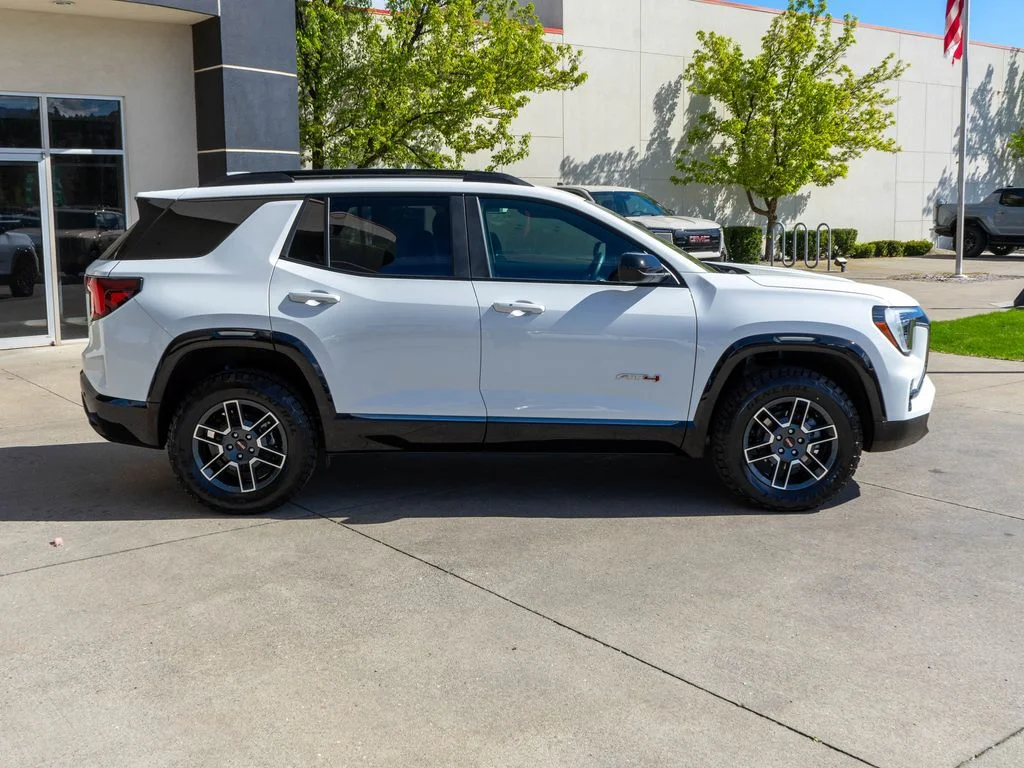 2026 GMC Terrain AT4 - Photo 8