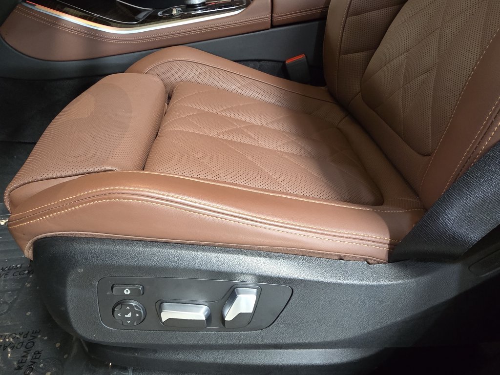 Certified Used 2026 Manhattan Green Metallic BMW sDrive40i image 28