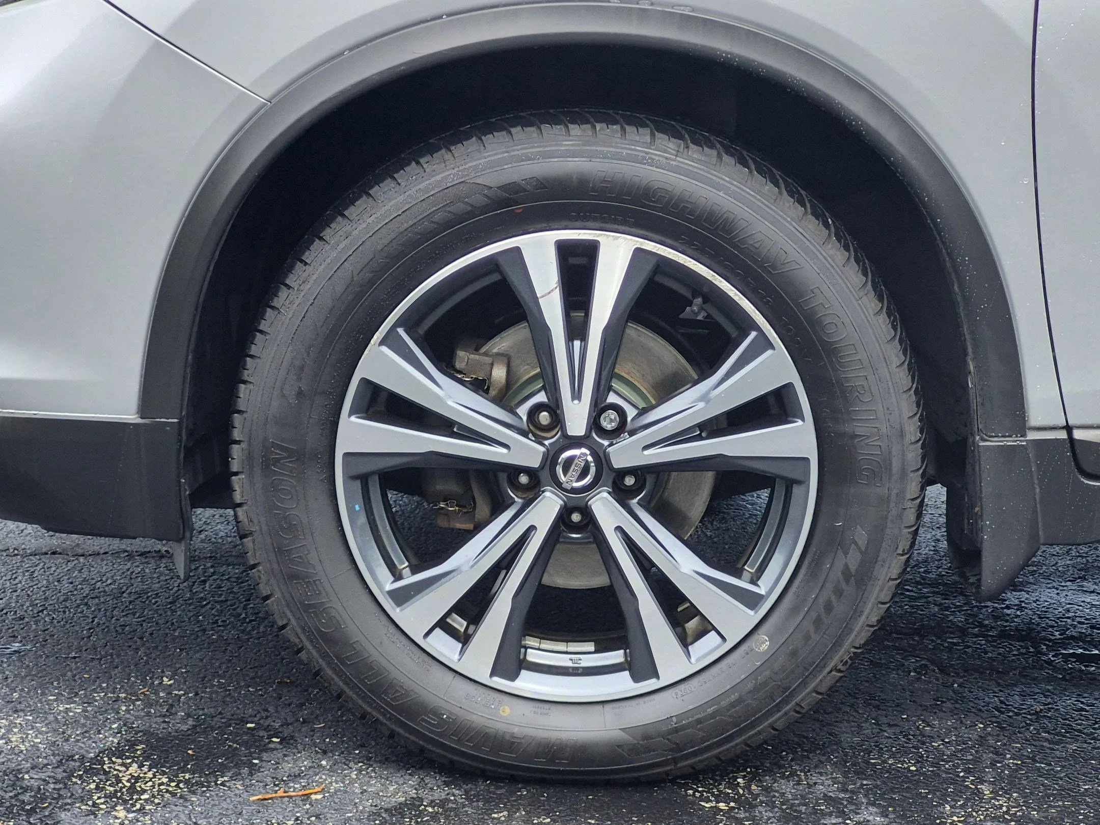 Used 2017 Brilliant Silver Nissan SL image 10