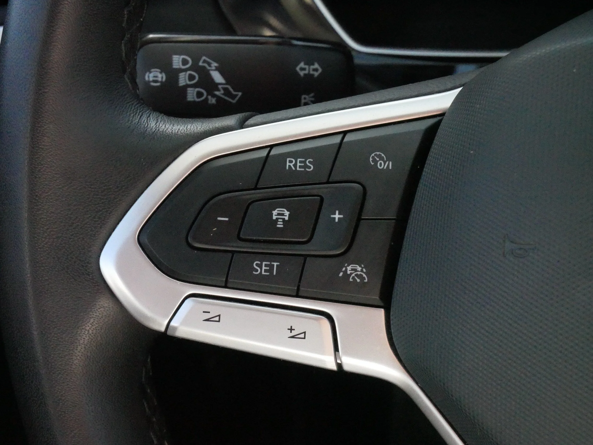 Certified Used 2024 Pure White Volkswagen S image 25