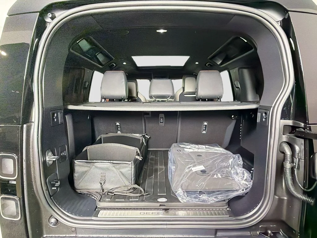 New 2026 Borasco Grey Land Rover  OCTA image 28